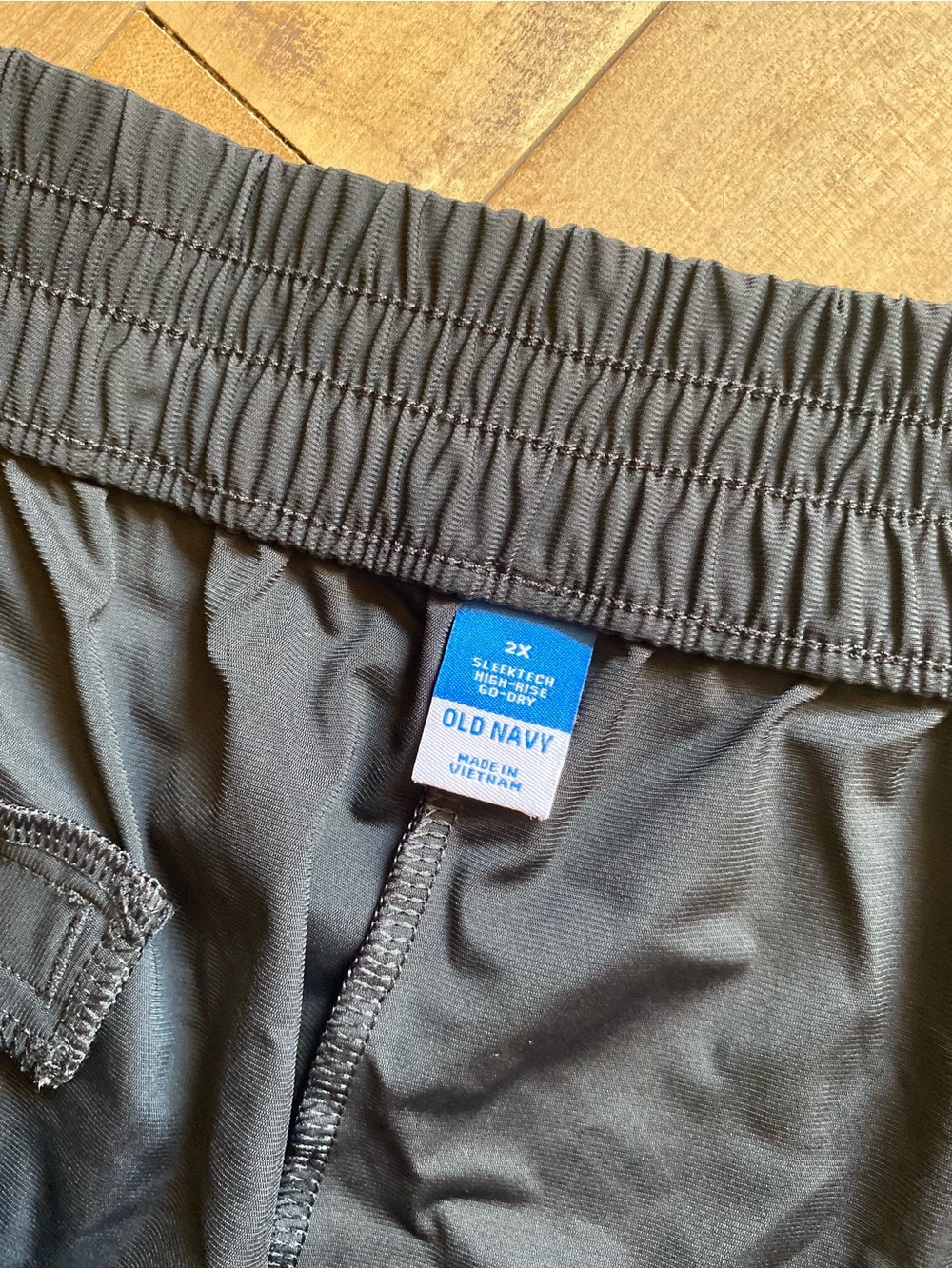 Old Navy Black lightweight Wide-Leg active pants - Picture 4 of 5